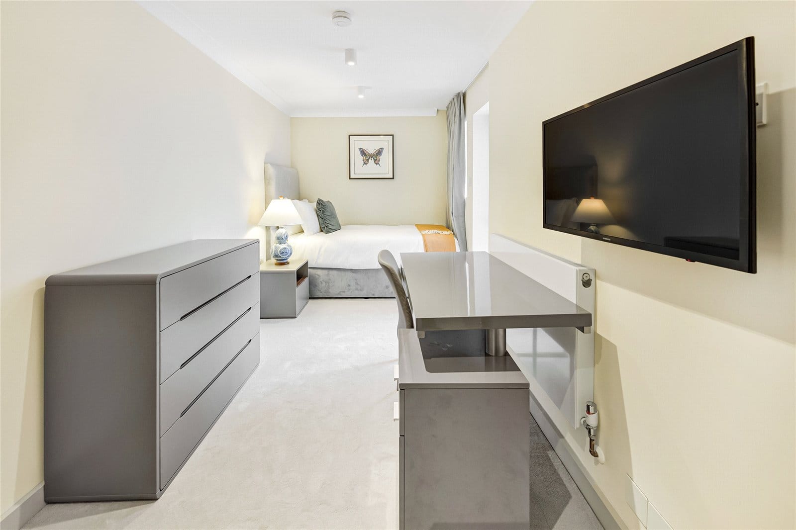 Chelsea threebedroom flat to let